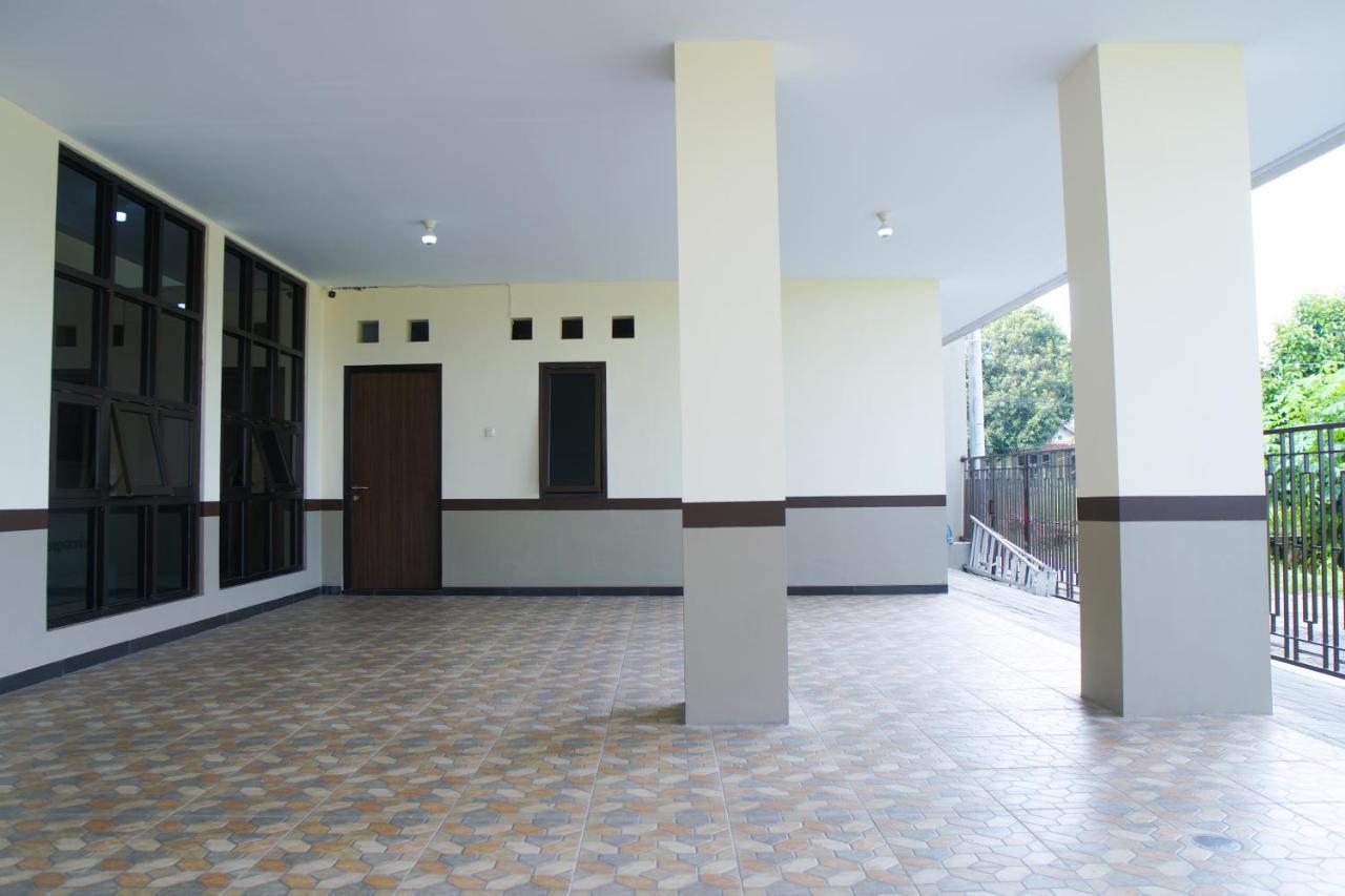 Хостел Kost Eksklusif Teduh Salakan Экстерьер фото